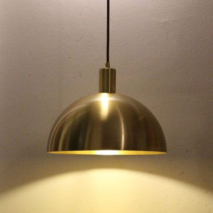 Luxe Gyllene Taklampa – Tidlös Elegans